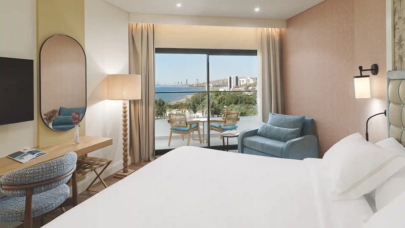 Dobbeltv�relse med balkon & havudsigt